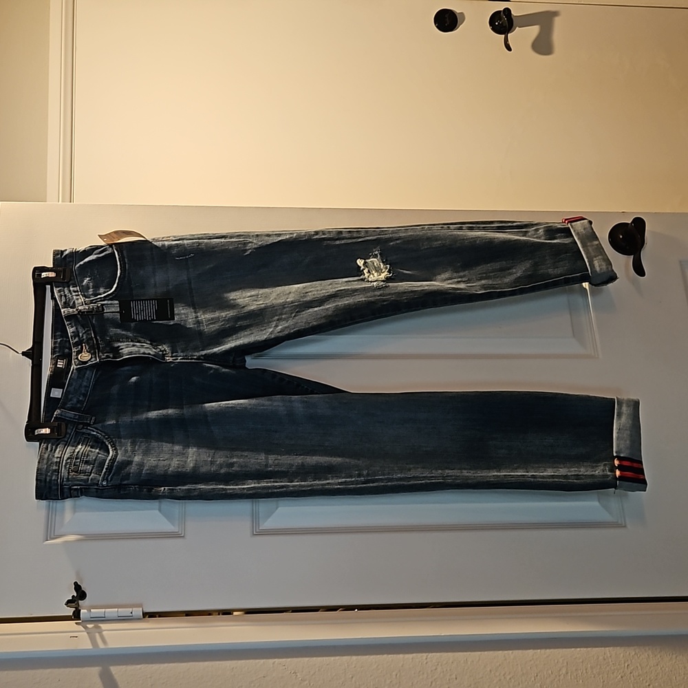 Brand new Kut from the Kloth Catherine Boyfriend cropped blue Jean size 12